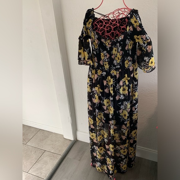 H&M Bell sleeve off the shoulder sheer floral maxi dress - Picture 3 of 8